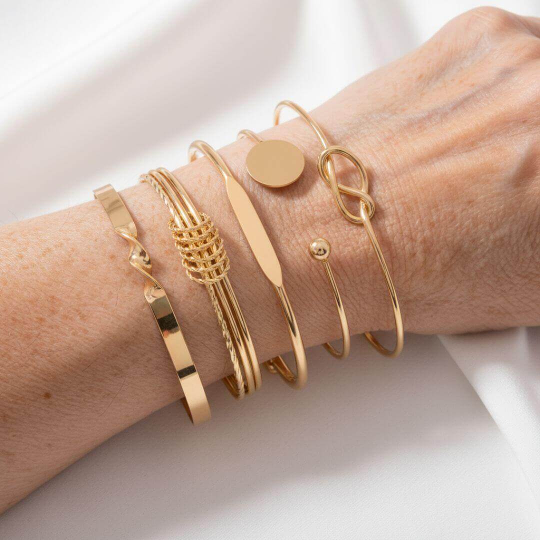 Minimalist Gold Bangle Bracelet Set