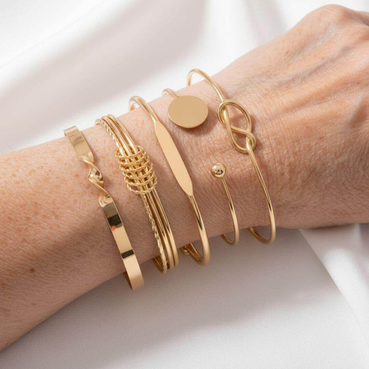 Minimalist Gold Bangle Bracelet Set