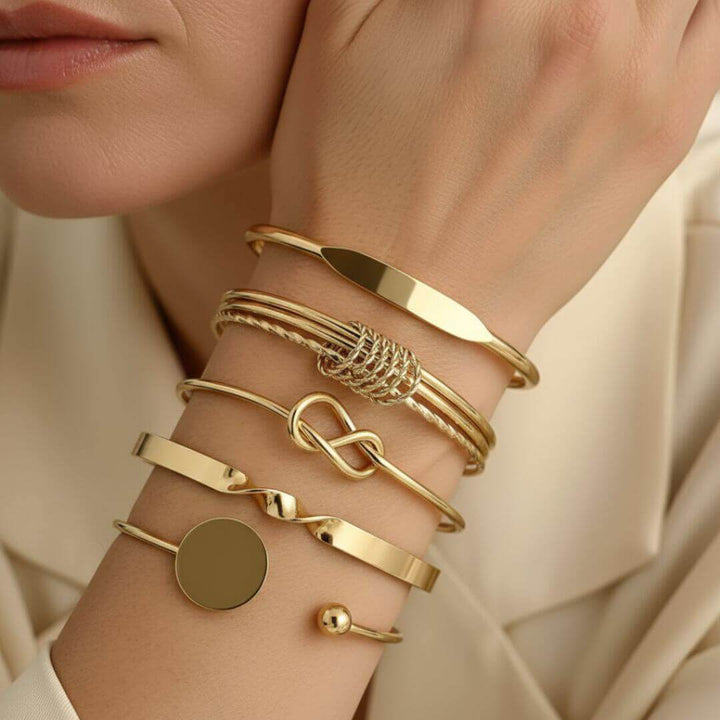 Minimalist Gold Bangle Bracelet Set