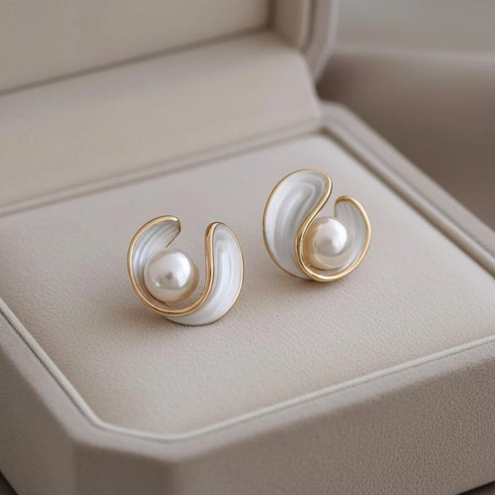 Luxurious Modern Pearl Stud Earrings